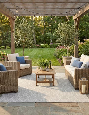 Light Gray Easy-Clean Lattice Indoor / Outdoor Rug