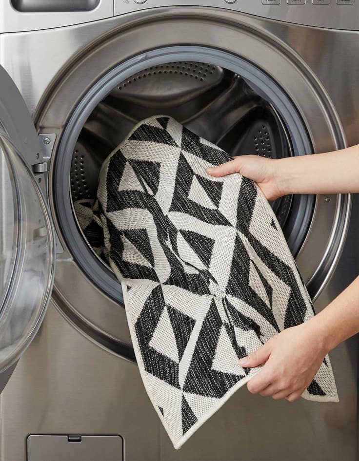 Detail image of 2' x 6'  Washable Jill Zarin Napa Indoor / Outdoor Runner Rug