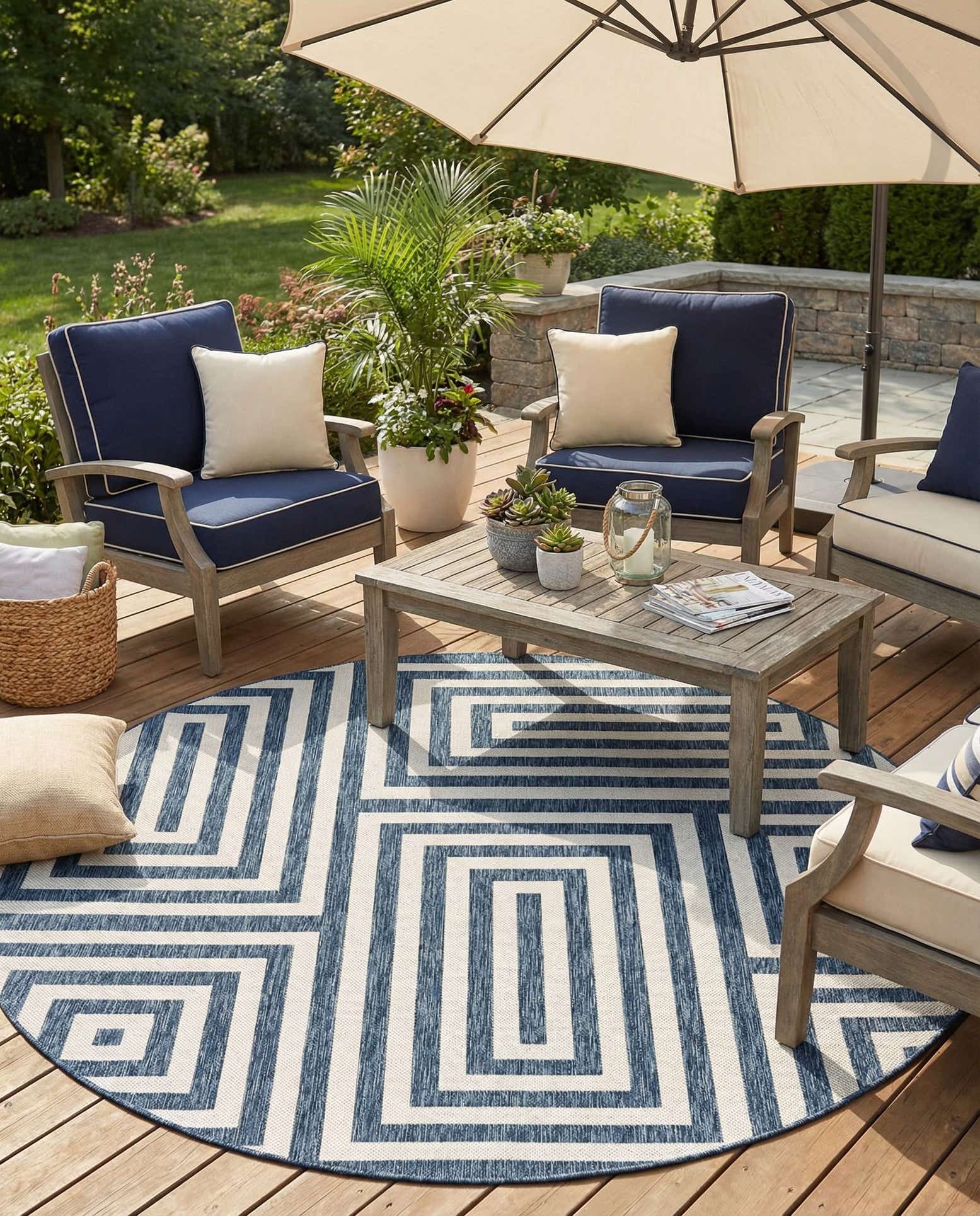 10' x 10' Easy-Clean Modern Indoor / Outdoor Round Rug