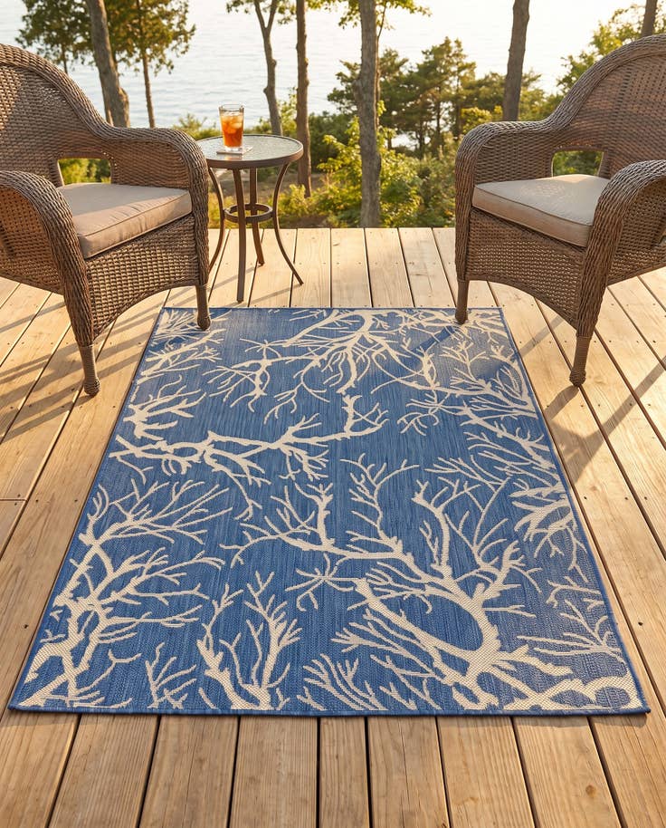 Detail image of 4' x 6' Easy-Clean Botanical Indoor / Outdoor Rug