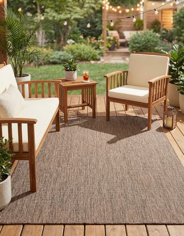 6' x 9' Easy-Clean Solid Indoor / Outdoor Rug