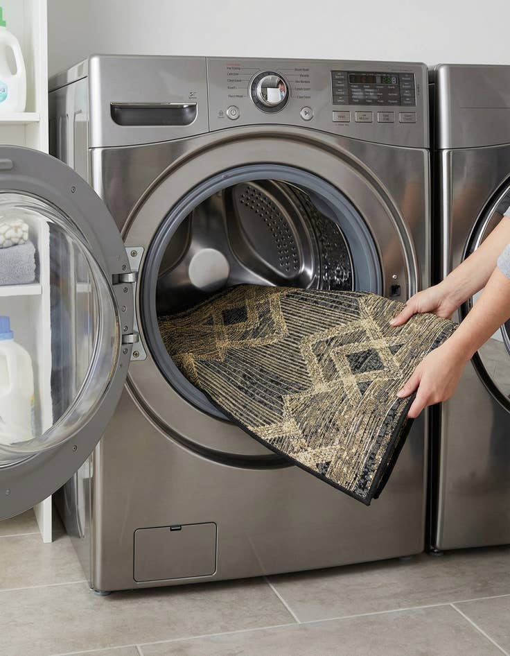 Detail image of 2' x 3'  Washable Modern Indoor / Outdoor Rug