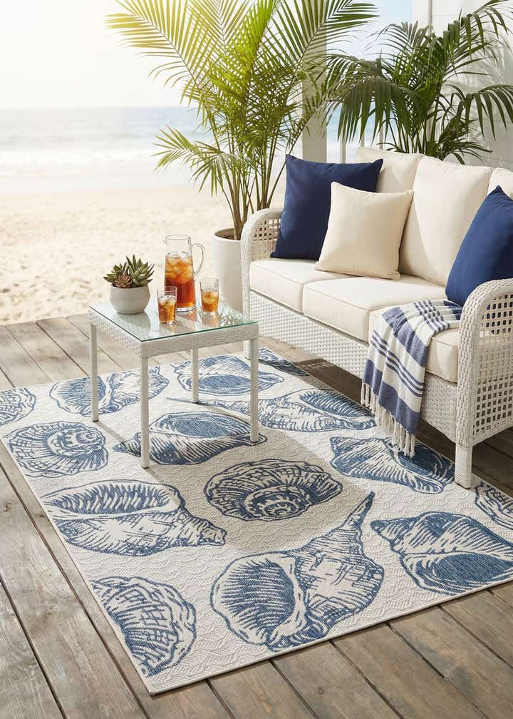 5' 3 x 8' Easy-Clean Coastal Indoor / Outdoor Rug