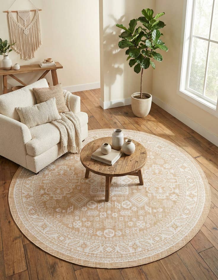 Detail image of  7' 10 x 7' 10  Washable Aztec Indoor / Outdoor Round Rug