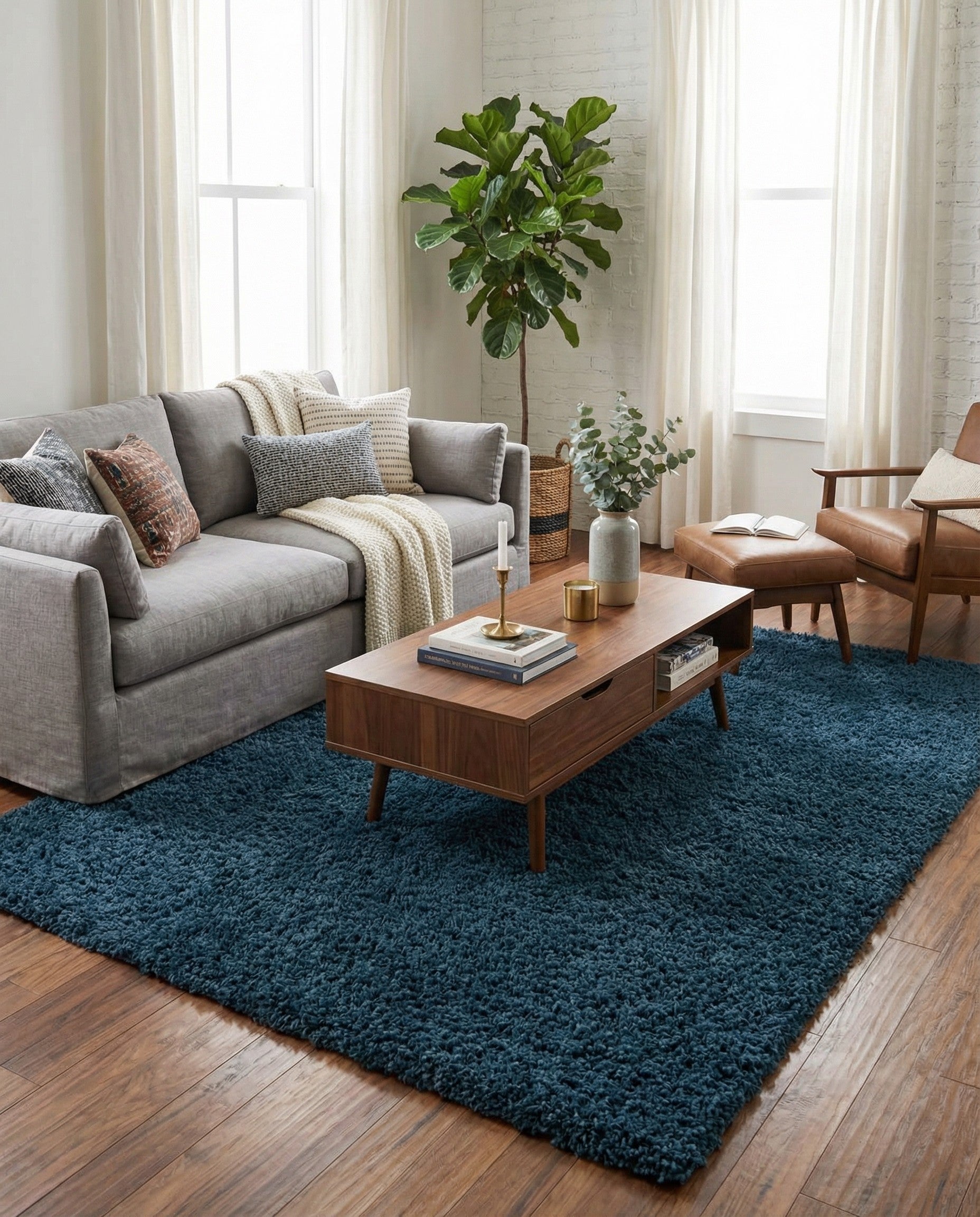  7' x 10' Solid Shag Rug