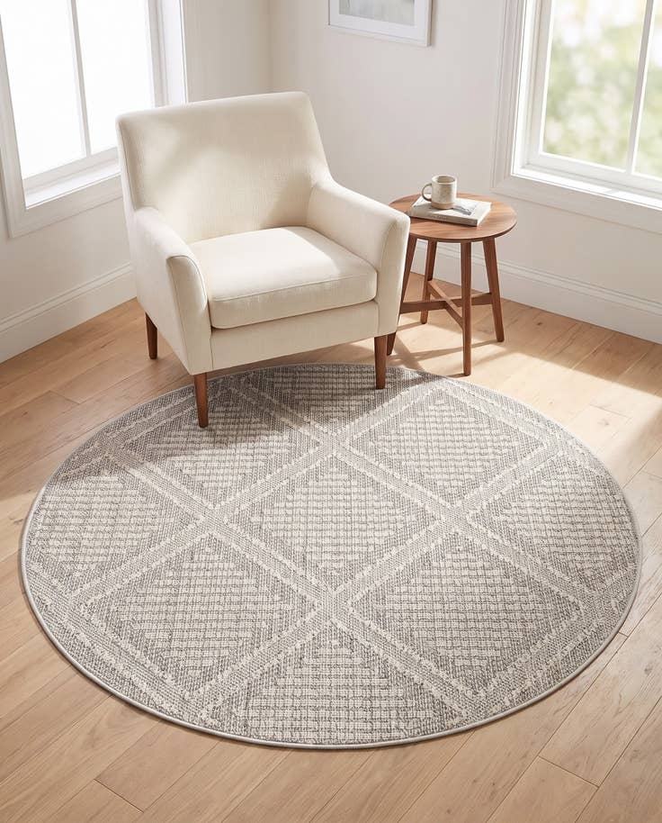 Detail image of 5' 3 x 5' 3 Easy-Clean Trellis Indoor / Outdoor Round Rug