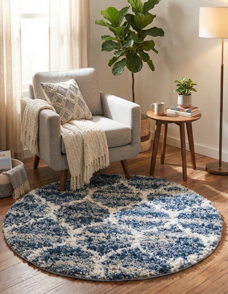 Detail image of 3' 3 x 3' 3 Lagom Shag Round Rug