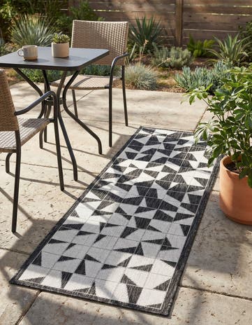 2' x 5' 3 Easy-Clean Modern Indoor / Outdoor Runner Rug