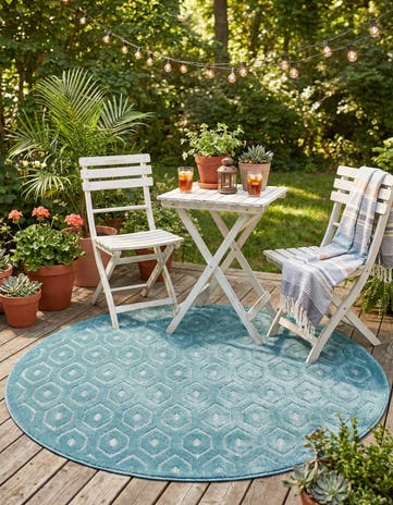 5' 3 x 5' 3 Easy-Clean Trellis Textured Indoor / Outdoor Round Rug