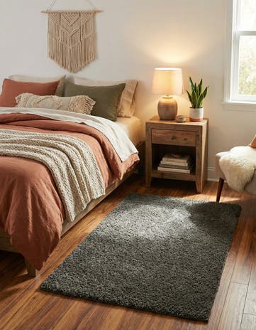 3' 3 x 5' 3 Soft Solid Shag Rug