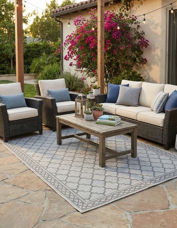 5' 3 x 7' 7 Easy-Clean Lattice Indoor / Outdoor Rug