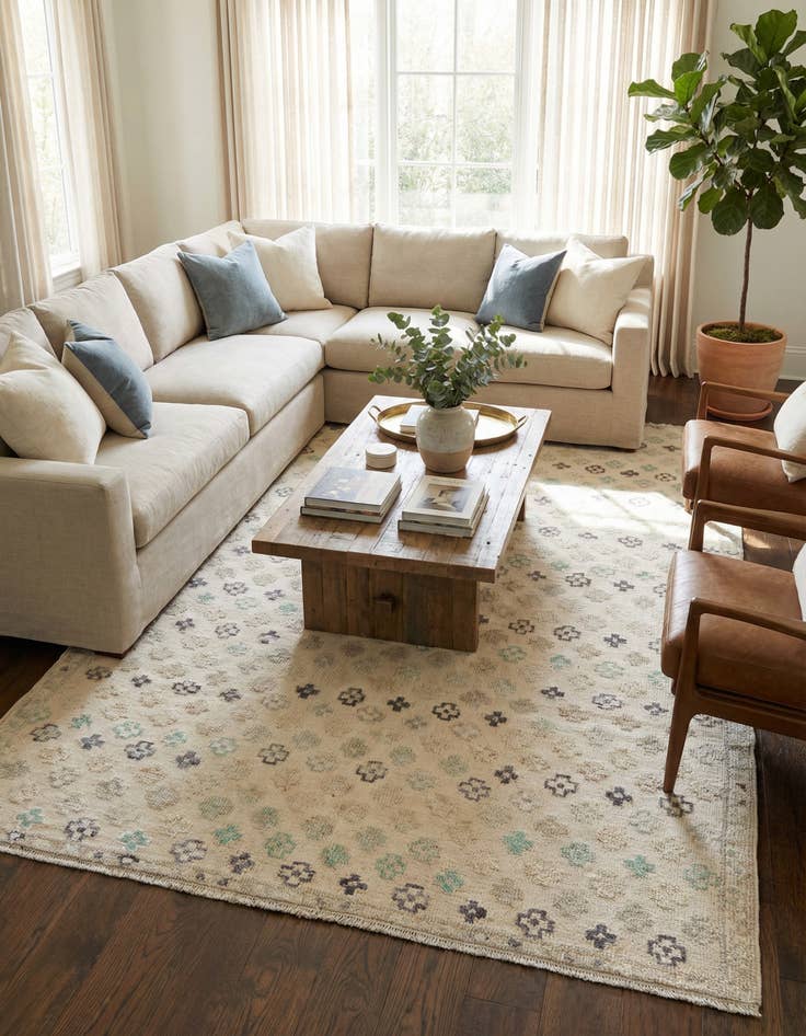 Detail image of 6' 3 x 9' 4  Hand Knotted Darya Wool Rug