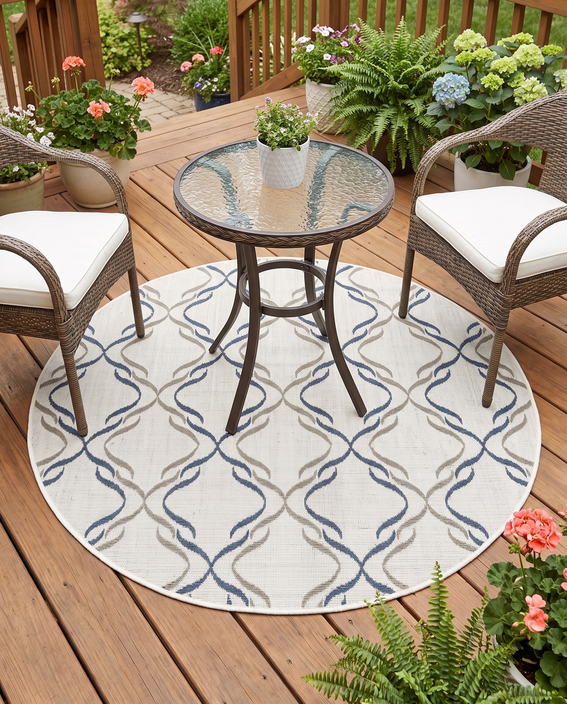 4' x 4' Easy-Clean Lattice Indoor / Outdoor Round Rug