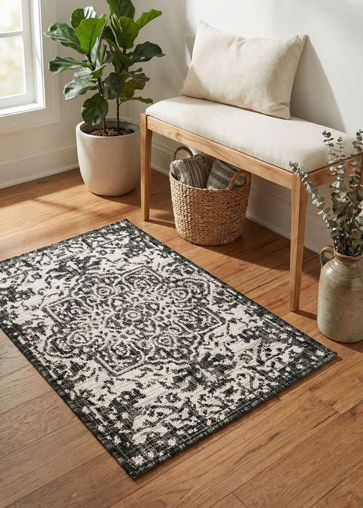 2' x 3' Easy-Clean Jill Zarin Dubai Indoor / Outdoor Rug