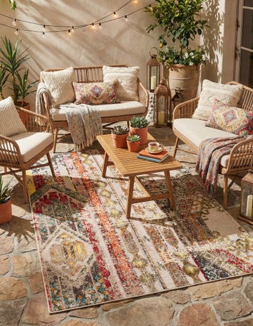5' 3 x 8' Easy-Clean Casablanca Indoor / Outdoor Rug