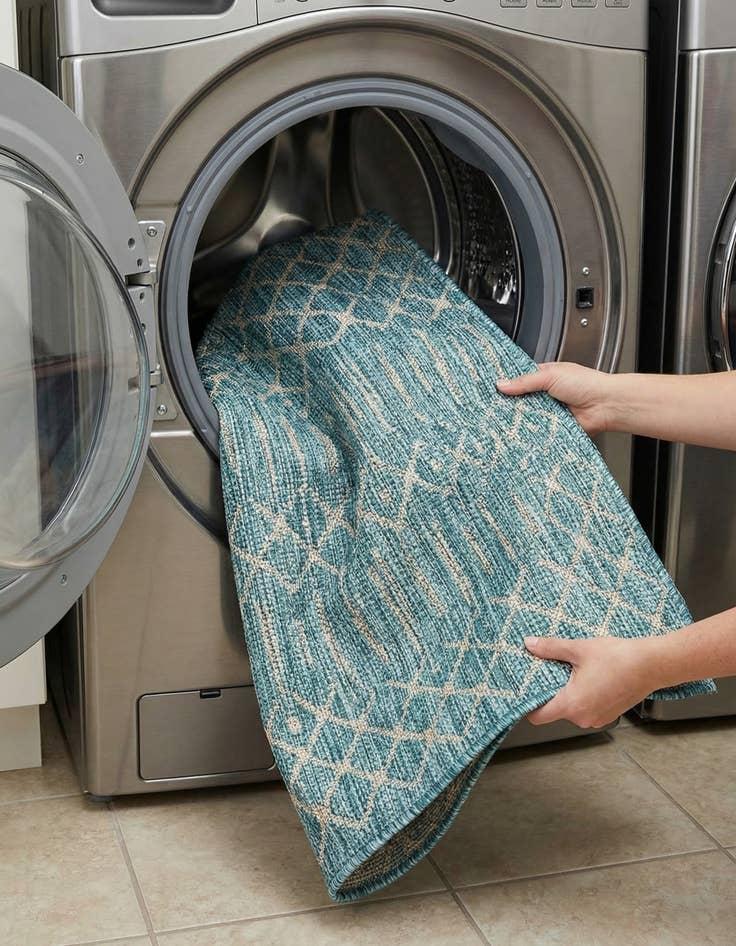 Detail image of 2' x 6'  Washable Trellis Indoor / Outdoor Runner Rug