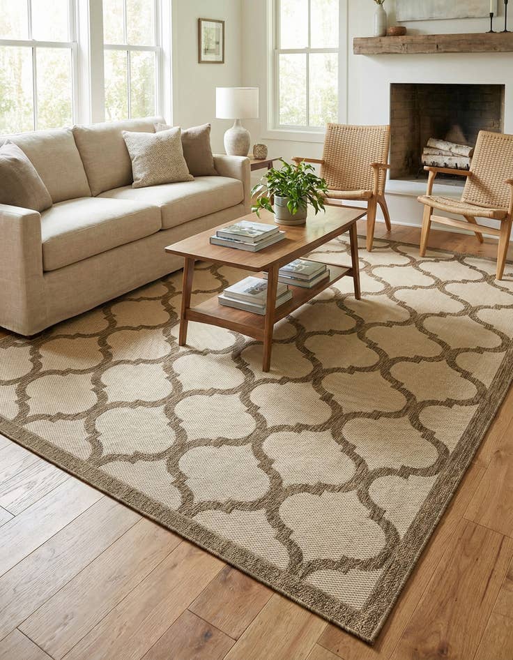 Detail image of 7' x 10' Easy-Clean Trellis Indoor / Outdoor Rug