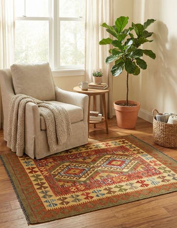 3' 2 x 3' 8 Hand Woven Kilim Maymana Wool Square Rug