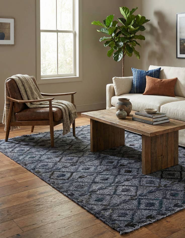 Detail image of 4' x 6'  Hand Knotted Darya Wool Rug