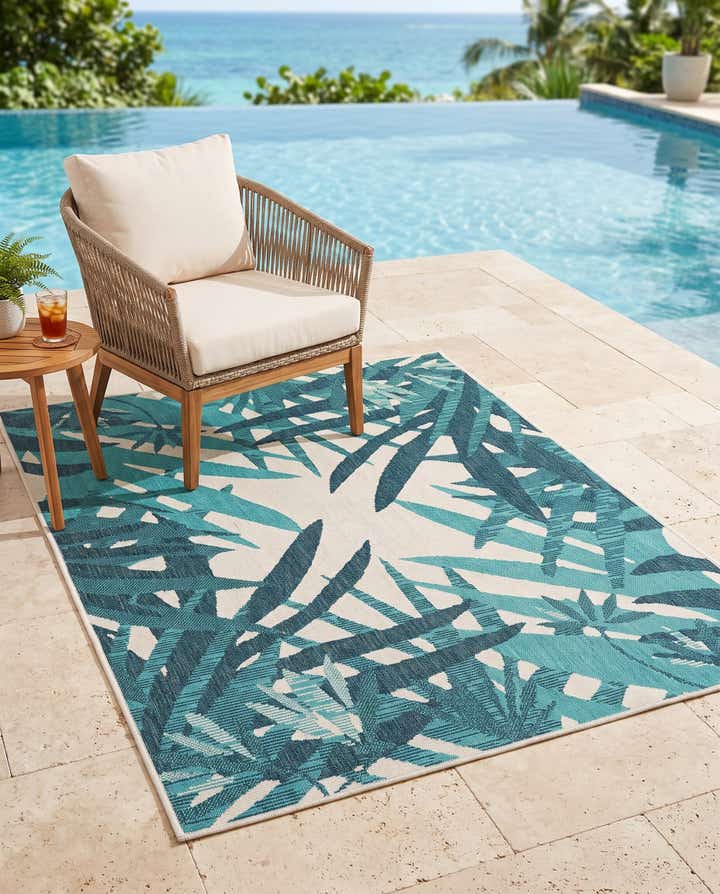 4' x 6' Easy-Clean Botanical Indoor / Outdoor Rug