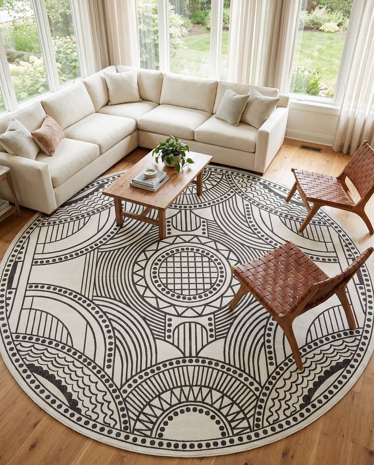 Detail image of 13' x 13' Easy-Clean Traditional Indoor / Outdoor Round Rug
