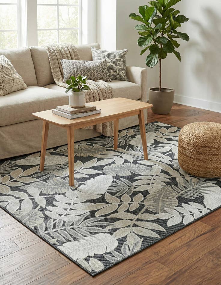 Detail image of  4' 5 x 6'  Washable Botanical Indoor / Outdoor Rug