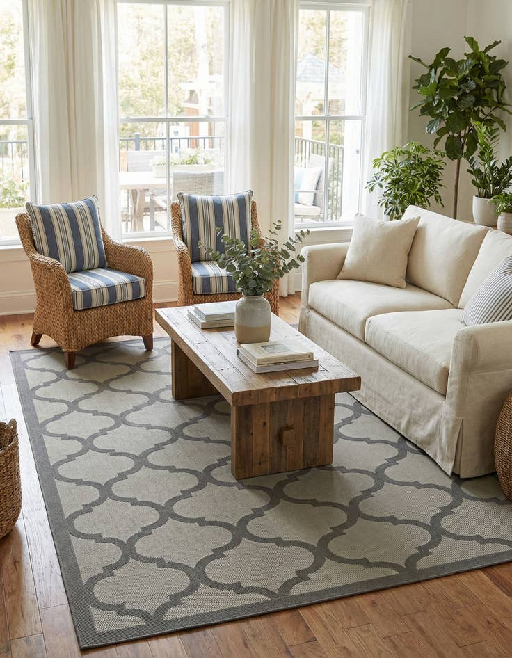 Detail image of 7' x 10'  Washable Trellis Indoor / Outdoor Rug