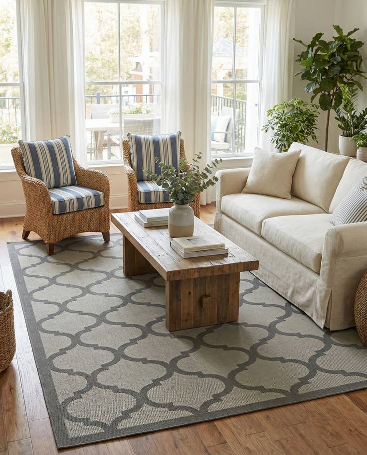 Detail image of 7' x 10' Easy-Clean Trellis Indoor / Outdoor Rug