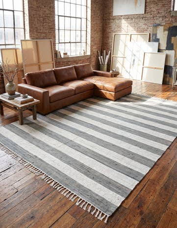 10' x 13' 1 Hand Woven Chindi Rag Rug