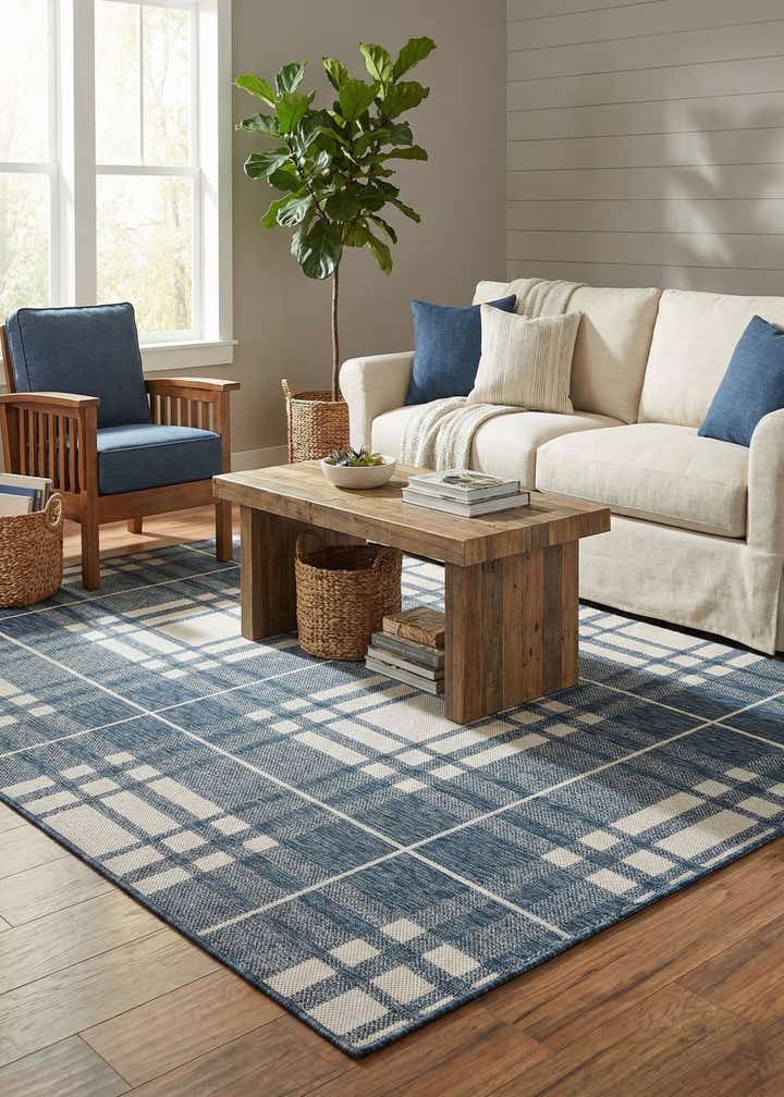 5' 3 x 8' Easy-Clean Checkered Indoor / Outdoor Rug
