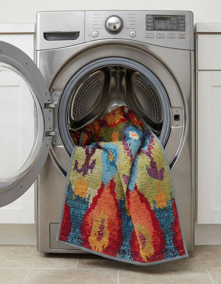 Detail image of 2' 2 x 3'  Washable Modern Indoor / Outdoor Rug