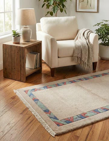 2' 7 x 4' 7 Hand Knotted Nepal Wool Rug