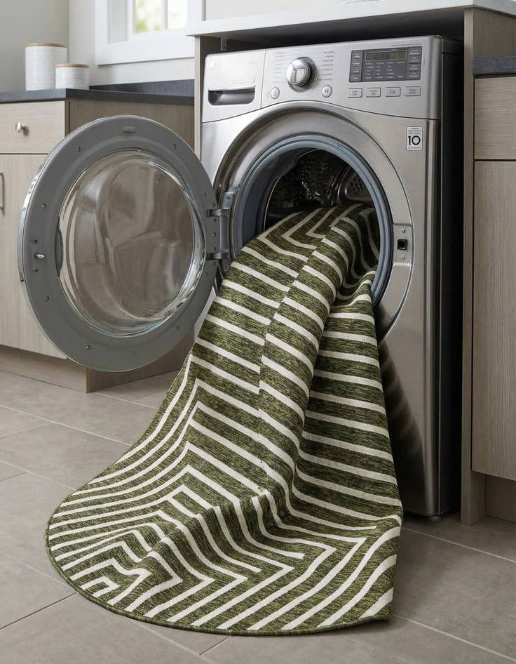 Detail image of 7' 10 x 7' 10  Washable Modern Indoor / Outdoor Round Rug