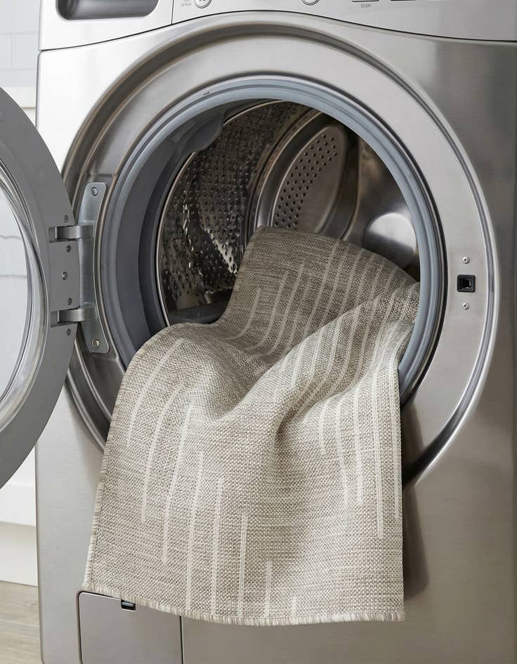 Detail image of 5' 3 x 5' 3  Washable Modern Indoor / Outdoor Square Rug