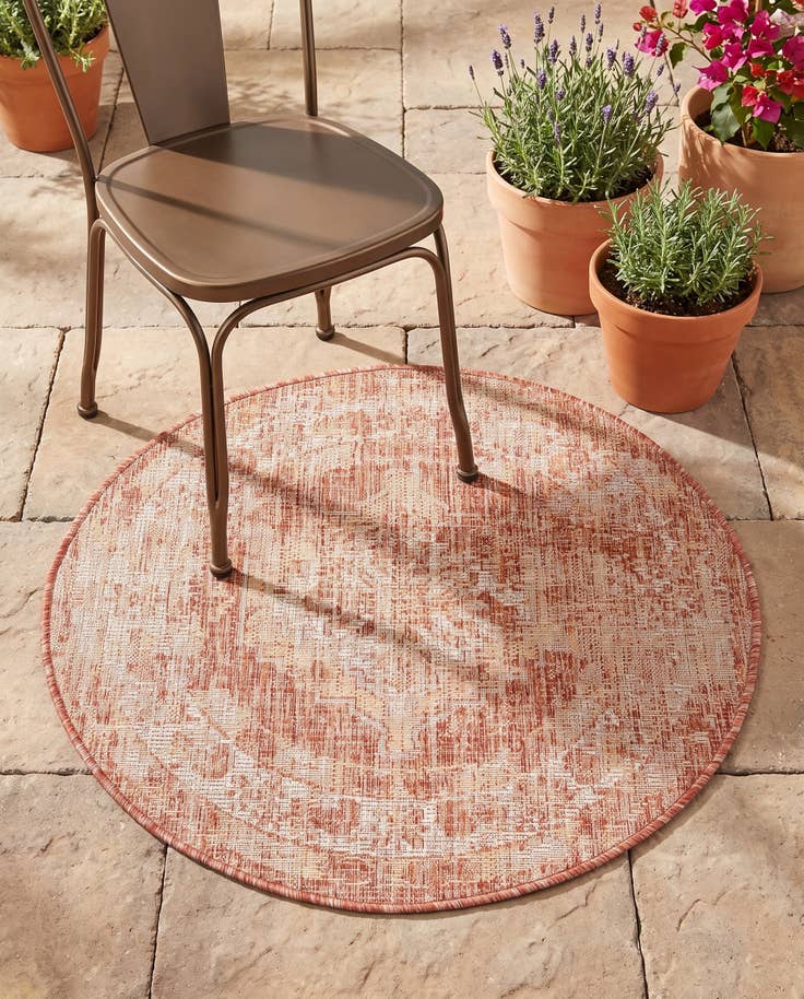 Detail image of 3' x 3' Easy-Clean Traditional Indoor / Outdoor Round Rug