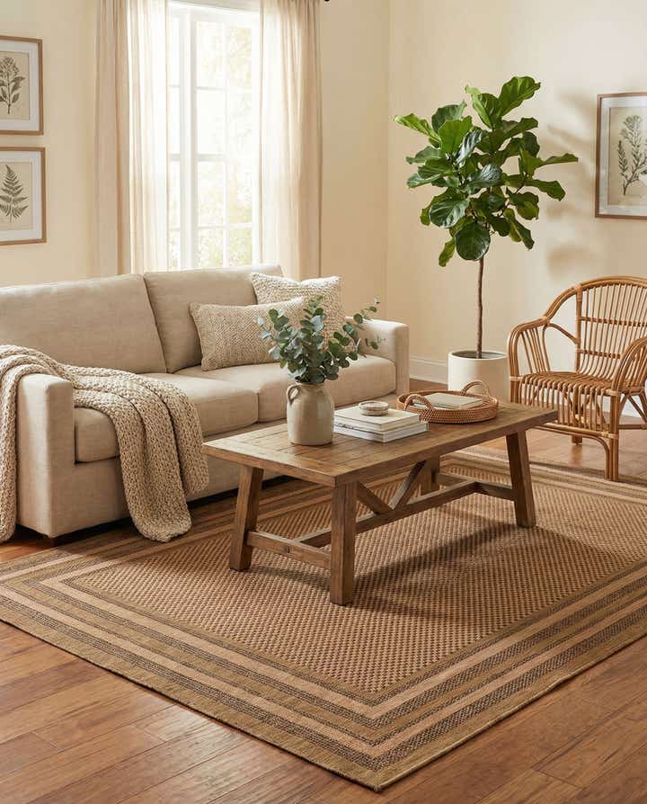 7' x 10' Easy-Clean Border Indoor / Outdoor Rug