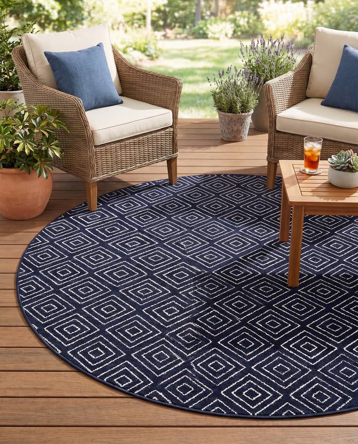 Detail image of 7' 10 x 7' 10 Easy-Clean Sabrina Soto Indoor / Outdoor Round Rug
