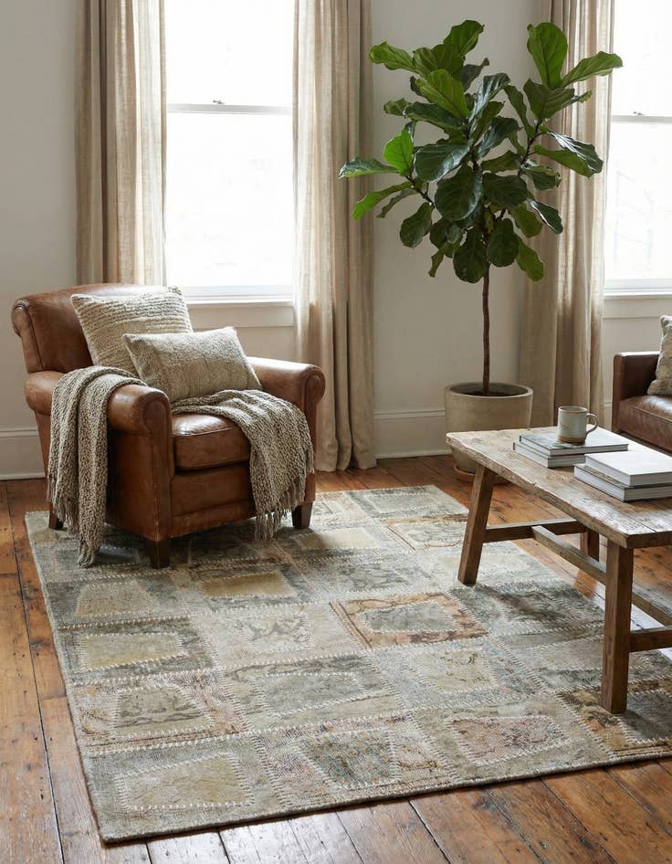 Detail image of  4' x 6'  Hand Knotted Ultra Vintage Persian Wool Rug