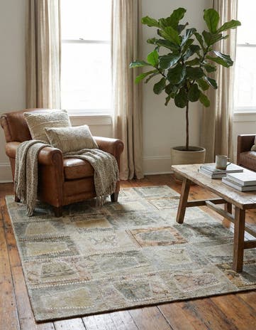 4' x 6' Hand Knotted Ultra Vintage Persian Wool Rug
