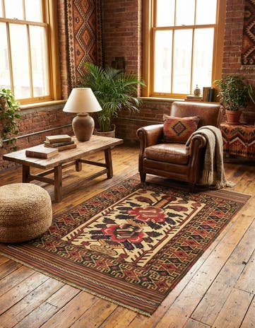 4' x 6' 7 Hand Knotted Sumak Wool Rug