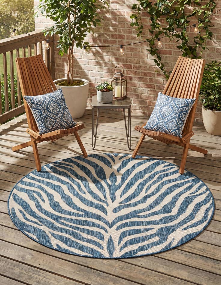 Detail image of 4' x 4'  Washable Safari Indoor / Outdoor Round Rug