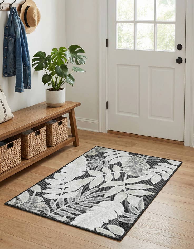 Detail image of 2' 2 x 3'  Washable Botanical Indoor / Outdoor Rug