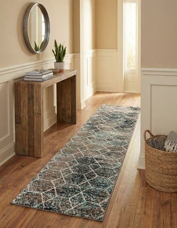 2' 7 x 12' Lattice Frieze Runner Rug