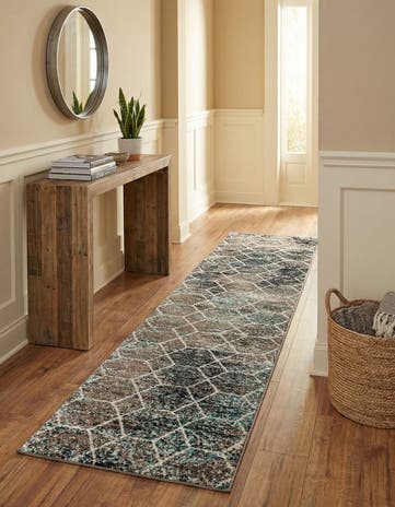 2' 7 x 12' Lattice Frieze Runner Rug