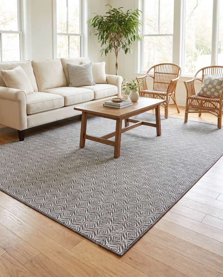 7' 10 x 11' Easy-Clean Trellis Indoor / Outdoor Rug