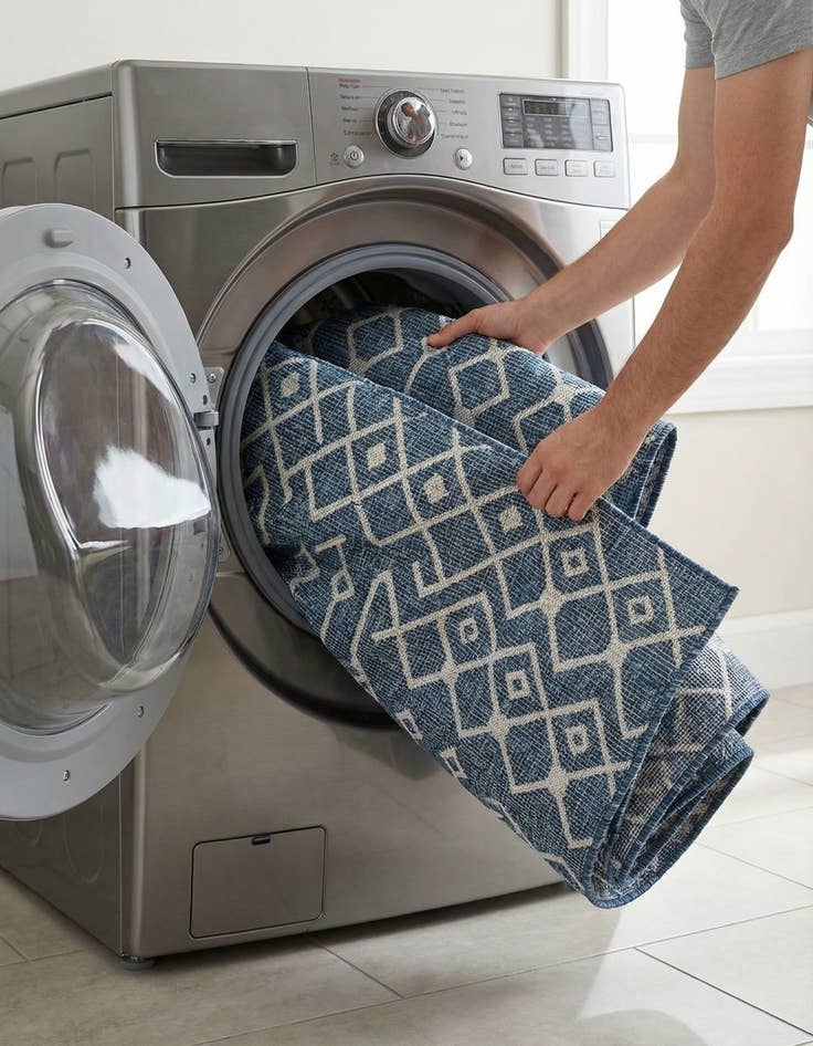 Detail image of 7' 10 x 7' 10  Washable Trellis Indoor / Outdoor Square Rug