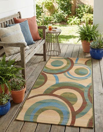 2' 7 x 5' 3 Easy-Clean Modern Indoor / Outdoor Runner Rug