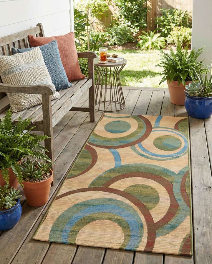 2' 7 x 5' 3 Easy-Clean Modern Indoor / Outdoor Runner Rug