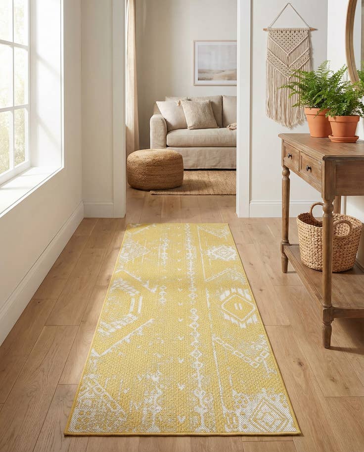 Detail image of 2' 7 x 8' Easy-Clean Bohemian Indoor / Outdoor Runner Rug