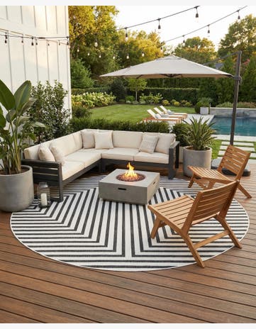 White and Black Easy-Clean Modern Indoor / Outdoor Round Rug
